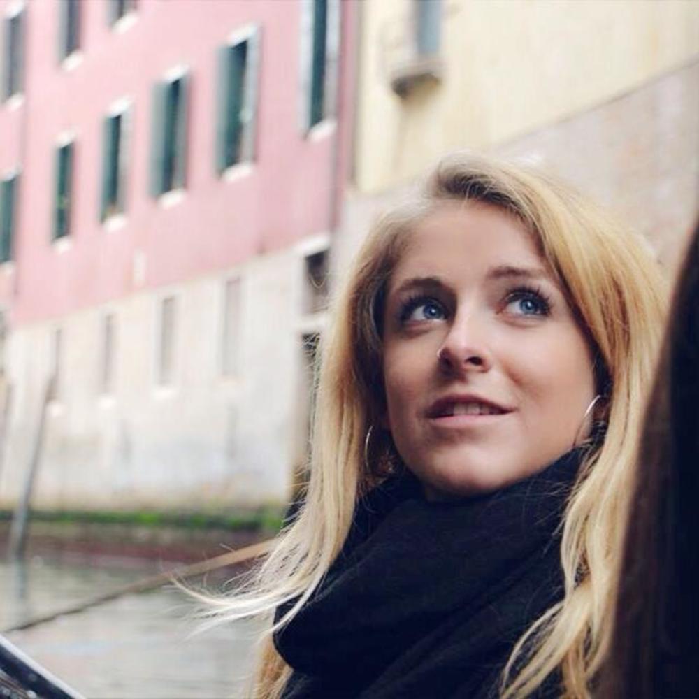 Meet your Posher, Liana