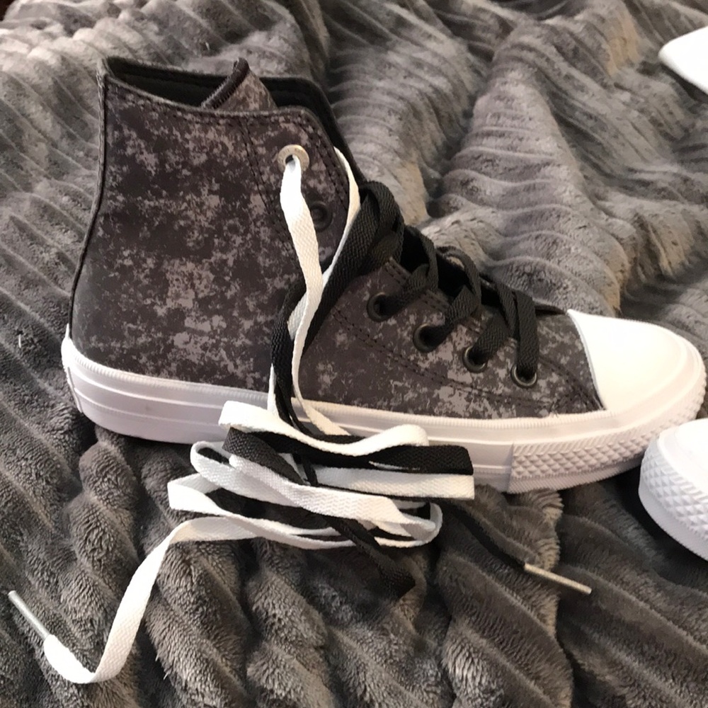 BRAND NEW NEVER WORN CONVERSE