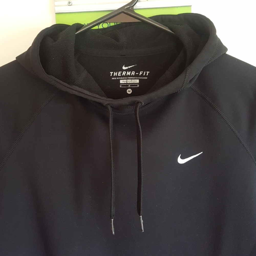 nike therma-fit hoodie