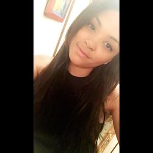 Meet your Posher, Desiree