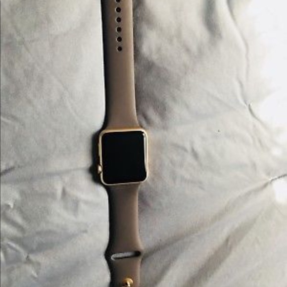 Apple Watch Series 2 (Gold) 42mm main image 4