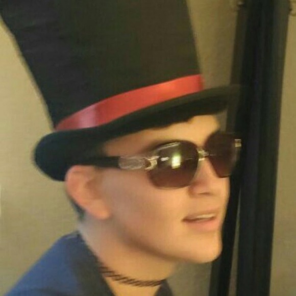 Meet your Posher, Kayla - Picture 1 of 1