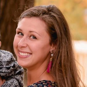 Meet your Posher, Laura