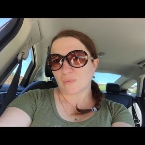 Meet your Posher, Elena