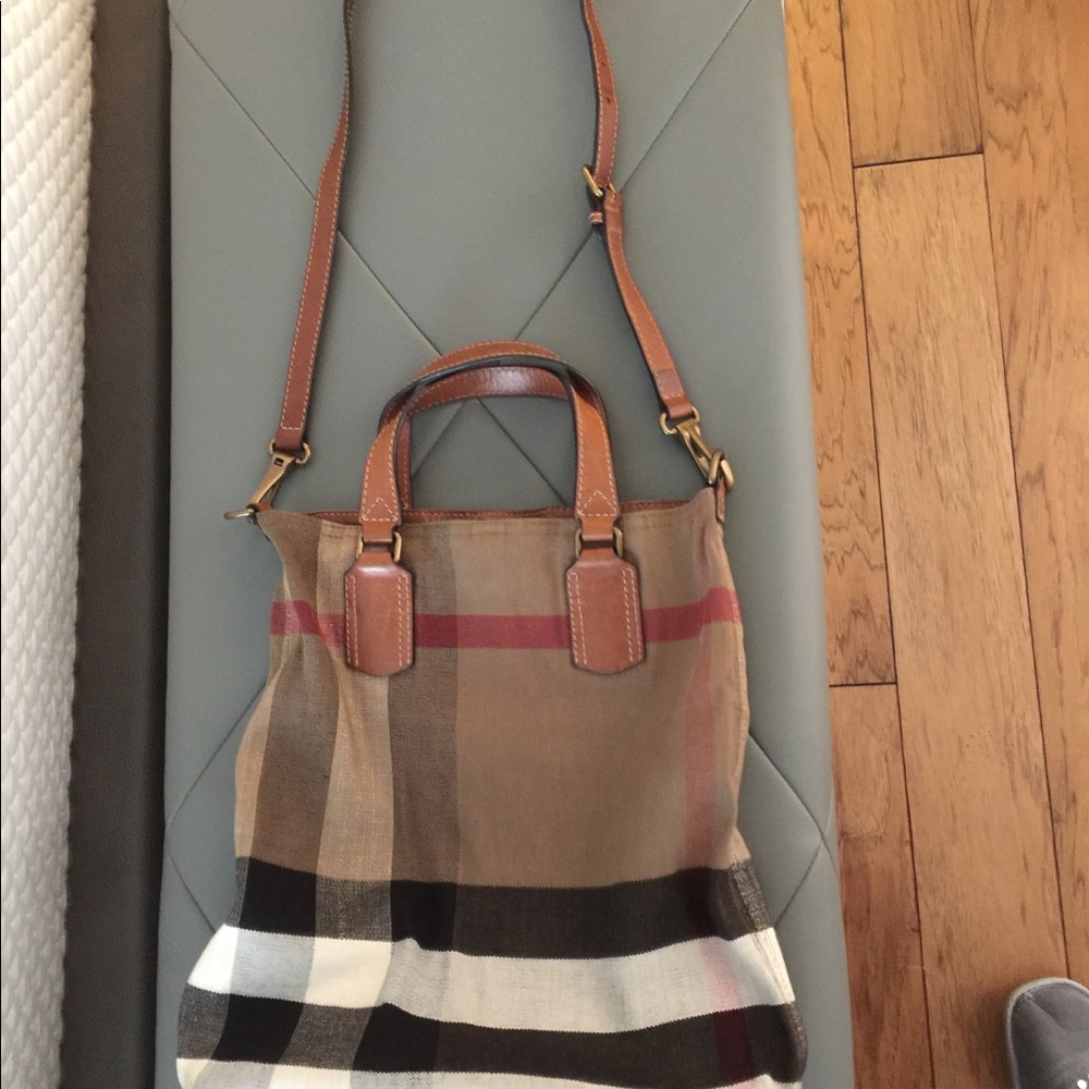 Burberry checked bag w dust bag and gift bag