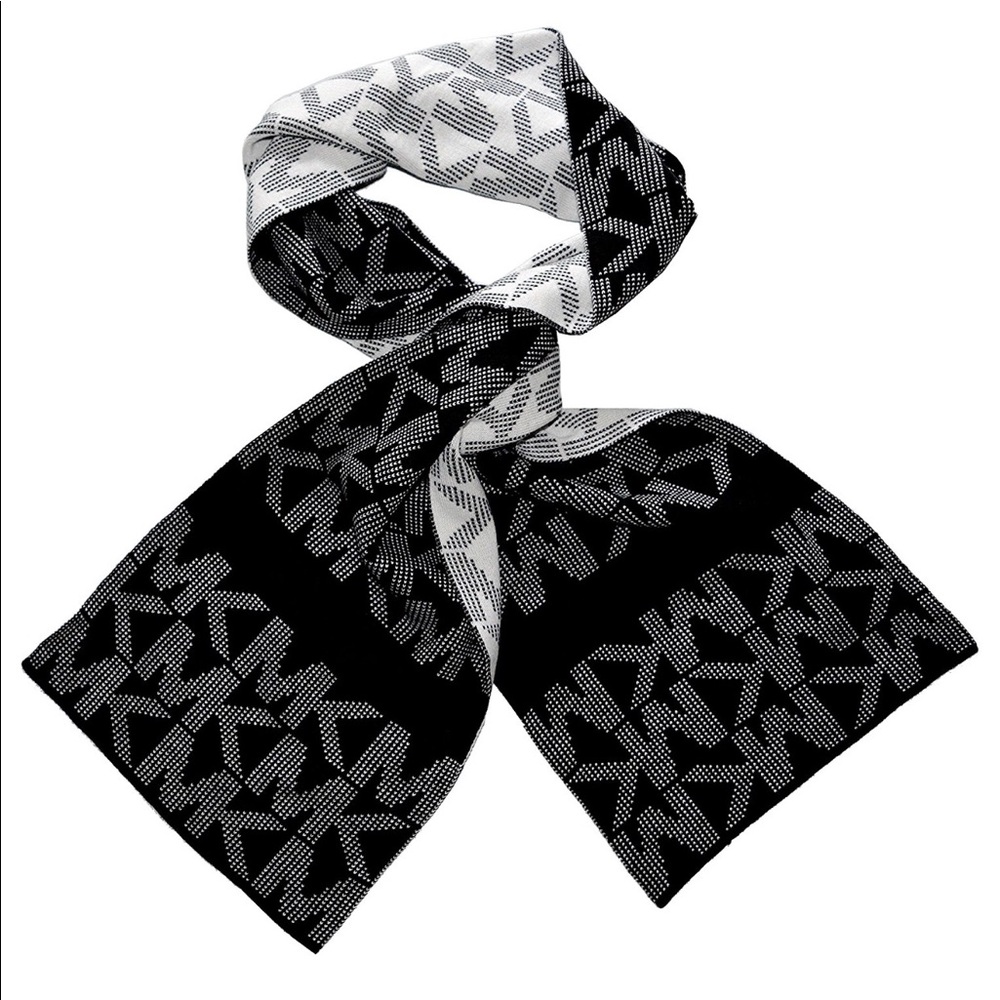 Michael kors scarf and hat fall 2017