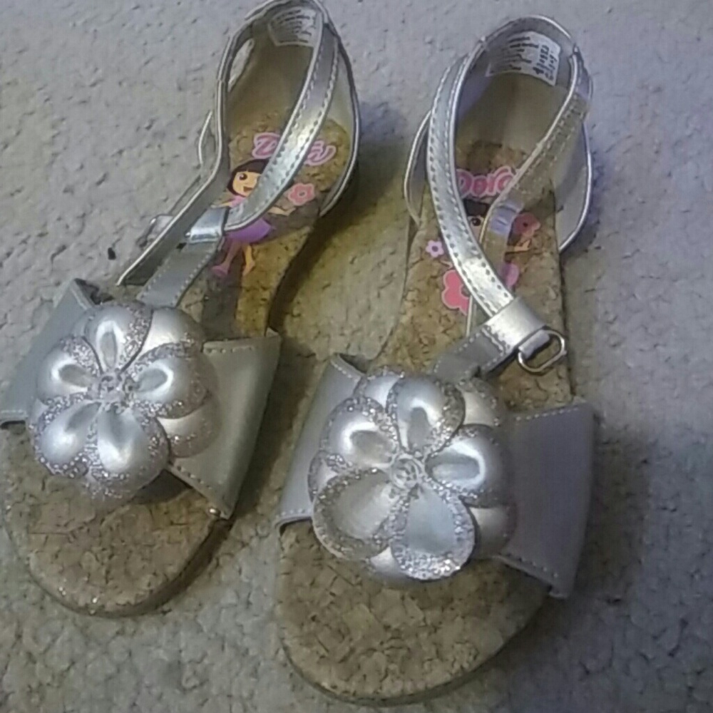 Girls Dora Light Up Sandals