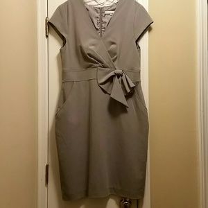 Pockets! Sandra Darren Gray Bow Dress