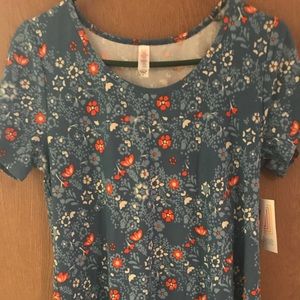 Nwt Lularoe classic tee!