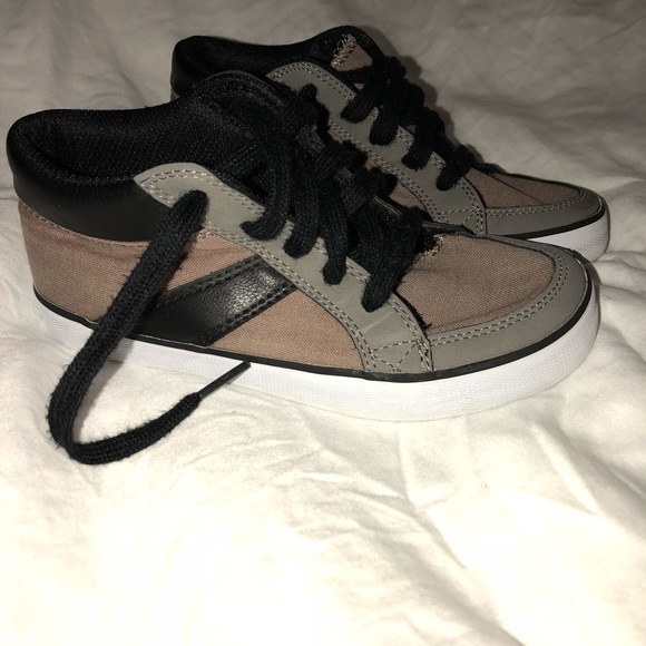 children's place boys shoes