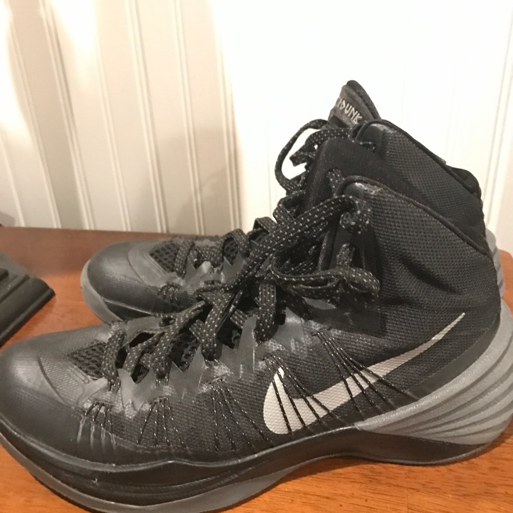 Nike Hyperdunks Black - image 1