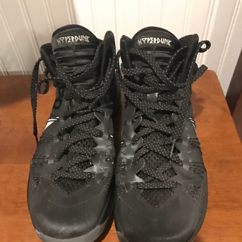 Nike Hyperdunks Black - image 2