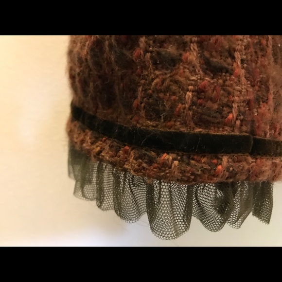 Cozy DKNY Wool Blazer - Picture 6 of 8