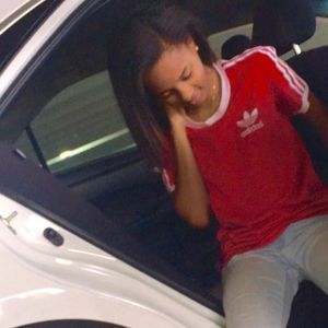 Meet your Posher, Elise