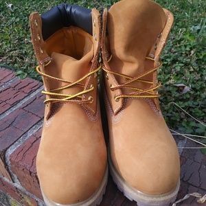 Brand new Timberland wheat boots 6in