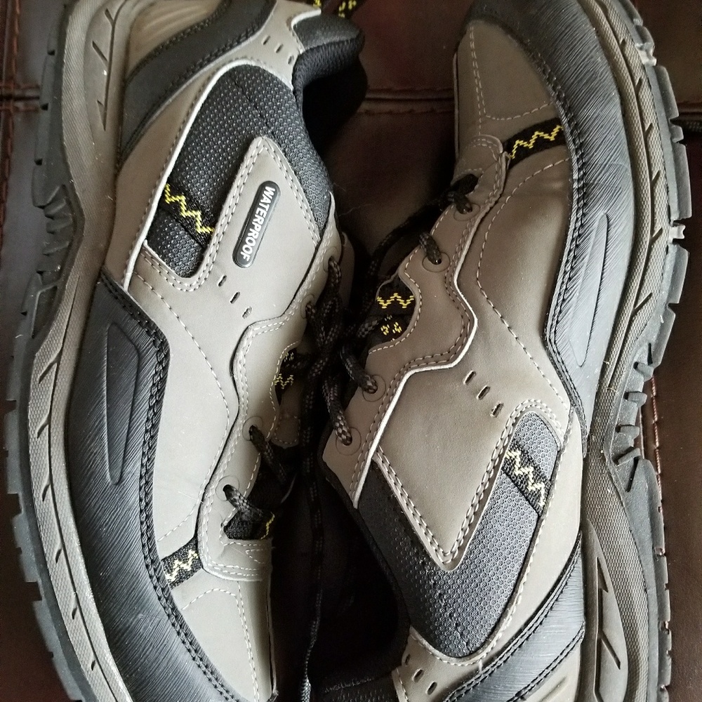 Men's size 8 Hiking Boots