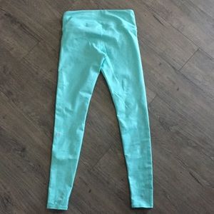Alo airbrush leggings in Island Green