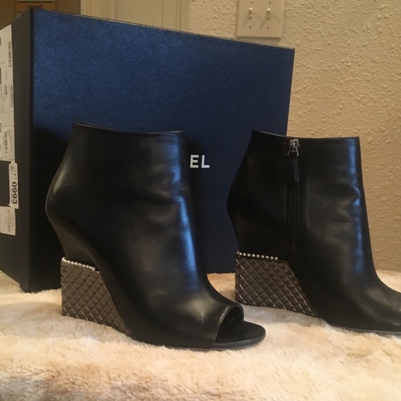 Chanel booties - Picture 2 of 6