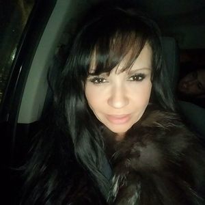 Meet your Posher, Larisa