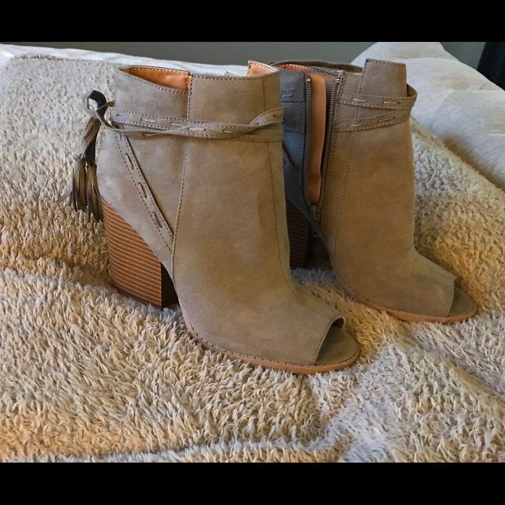 Qupid peep toe booties