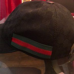 BLACK GUCCI HAT