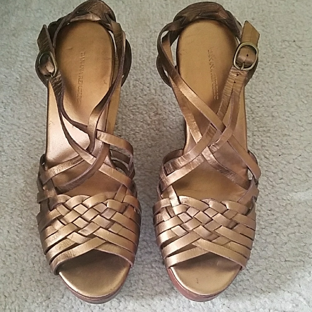 New Bronze / gold Banana Republic wedge