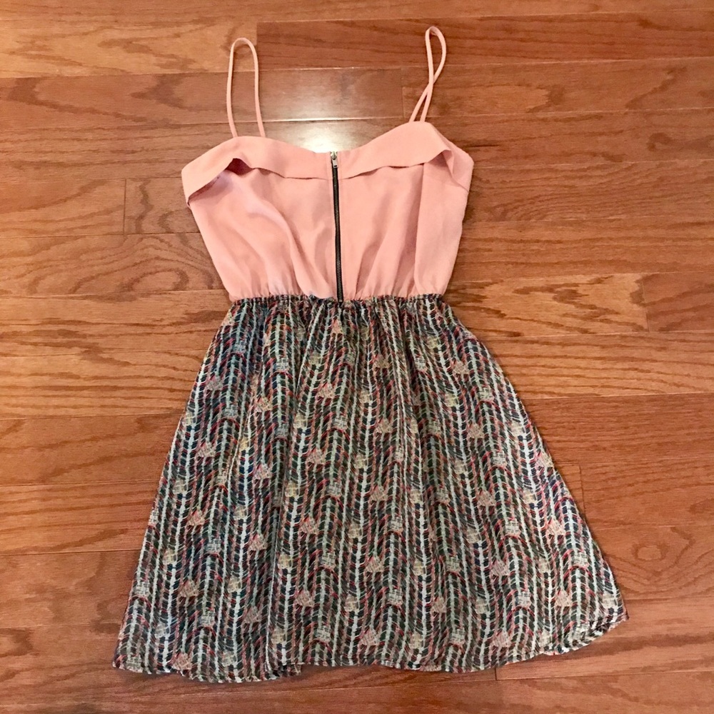 Zip front pink & patterned flowy dress