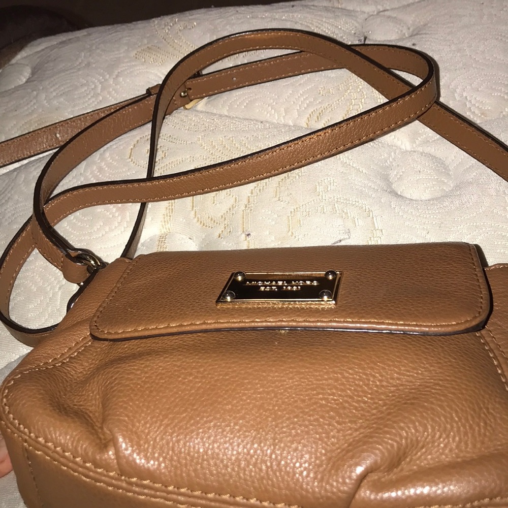 Michael kors small brown crossbody