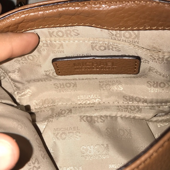 Michael kors small brown crossbody - Picture 2 of 5