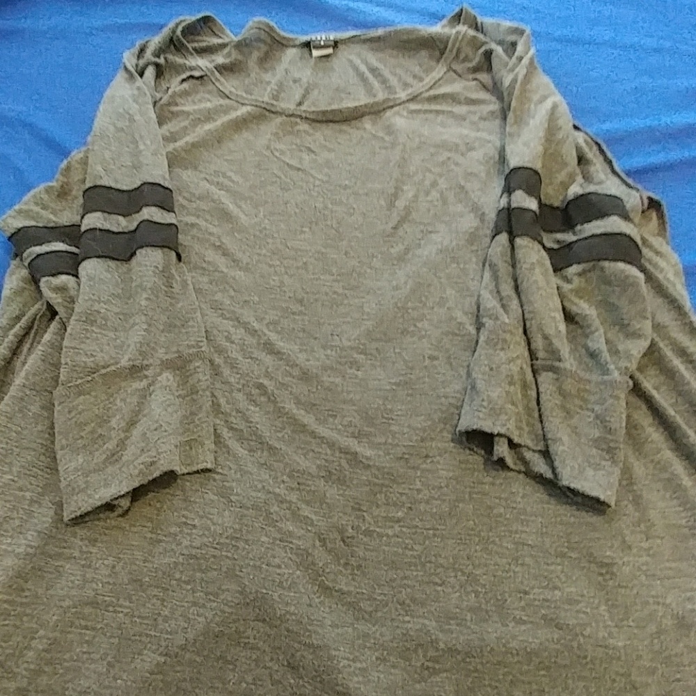 Gray baseball tee 3/4 sleeves