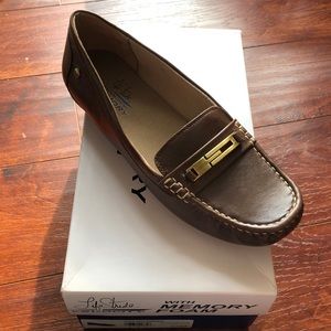 Brand New! Life Stride - Viva! Never Worn.
