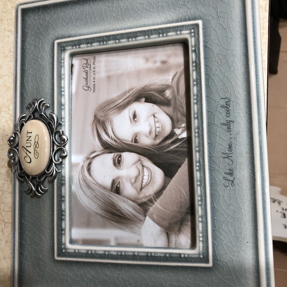 Ceramic “aunt” picture frame