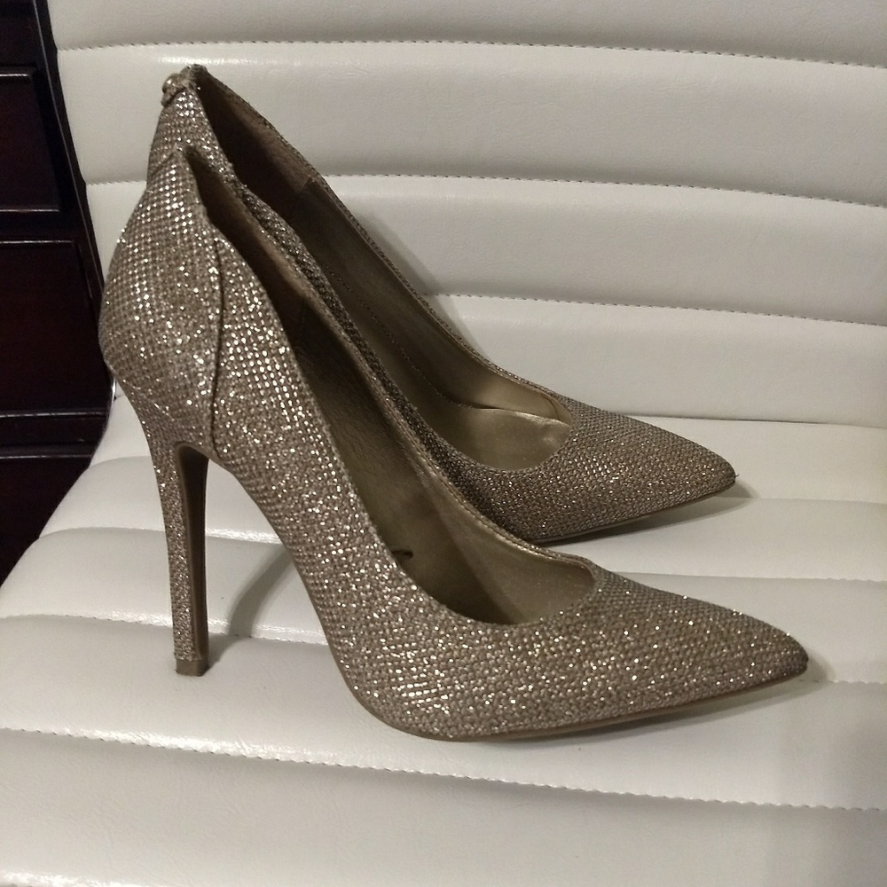 Lowest! Shimmer g by guess