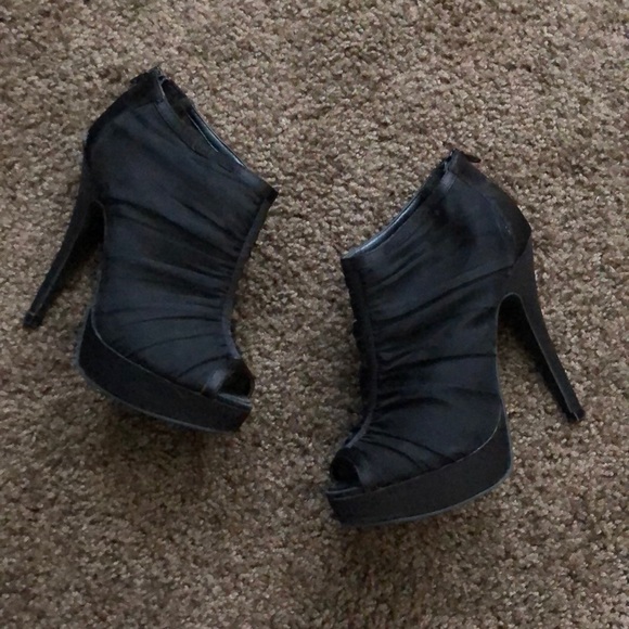 Chinese Laundry Ankle Peep Toe Heels - Picture 2 of 7