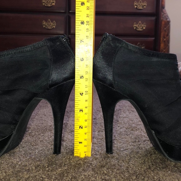 Chinese Laundry Ankle Peep Toe Heels - Picture 4 of 7