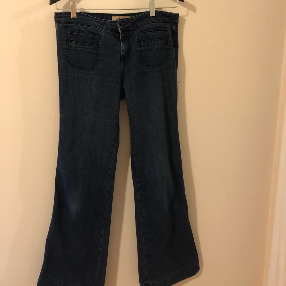 Butt lifting hippy jeans