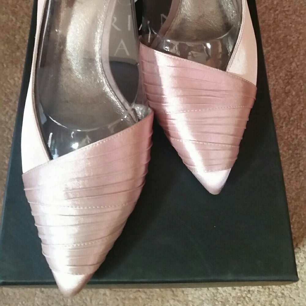 Adrianna Papell women's Harriet D'orsey Pump