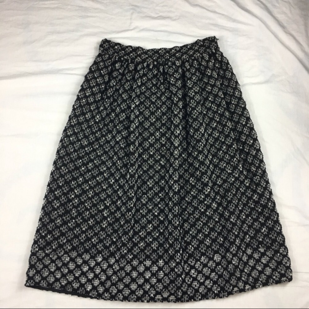 Zara Women skirt, pleated loose knit pockets