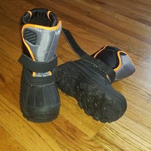 Kids winter boots