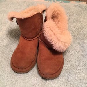Youth UGG Bailey Button
