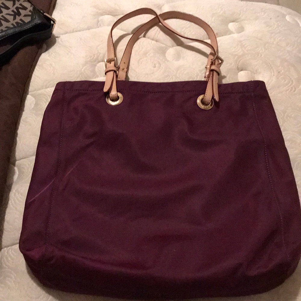 Michael kors purple shoulder cloth bag