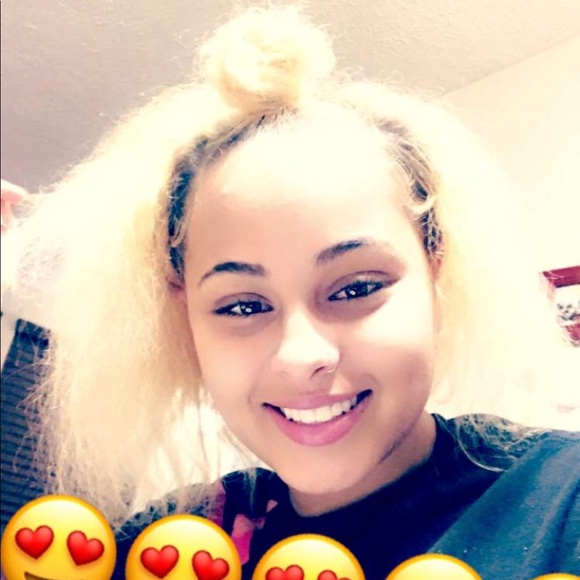 Meet your Posher, Tyra - Picture 1 of 1