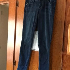 Elle size 8 skinny jeans