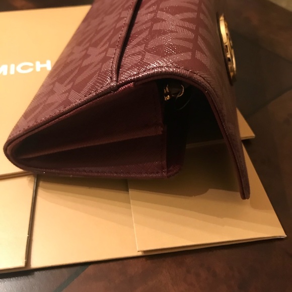 Michael Kors Fulton flap wallet NWT Merlot - Picture 5 of 6