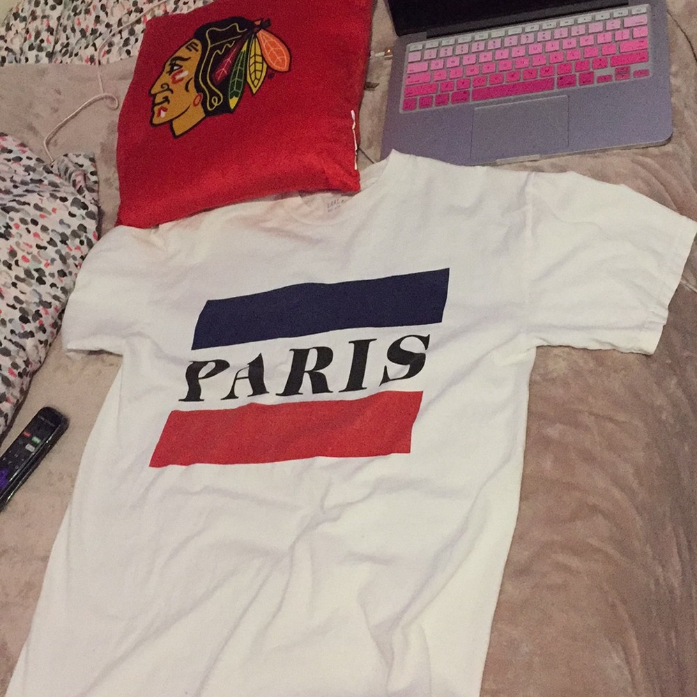 Brandy Melville Paris t shirt