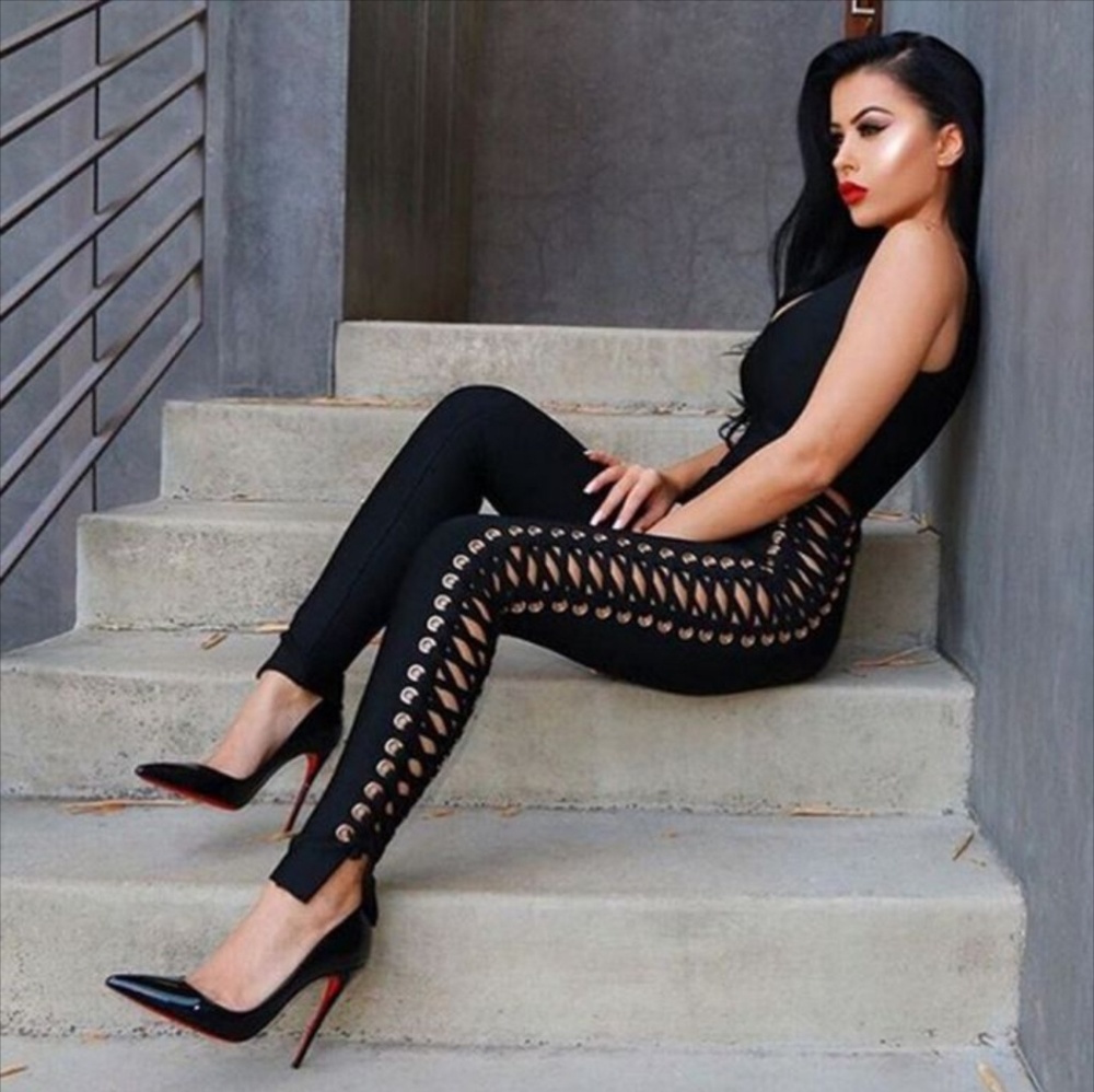 Sexy Jumpsuit - Picture 1 of 3
