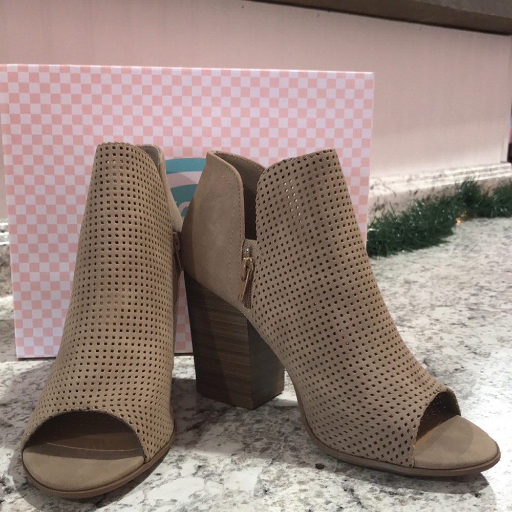 Open toe heel