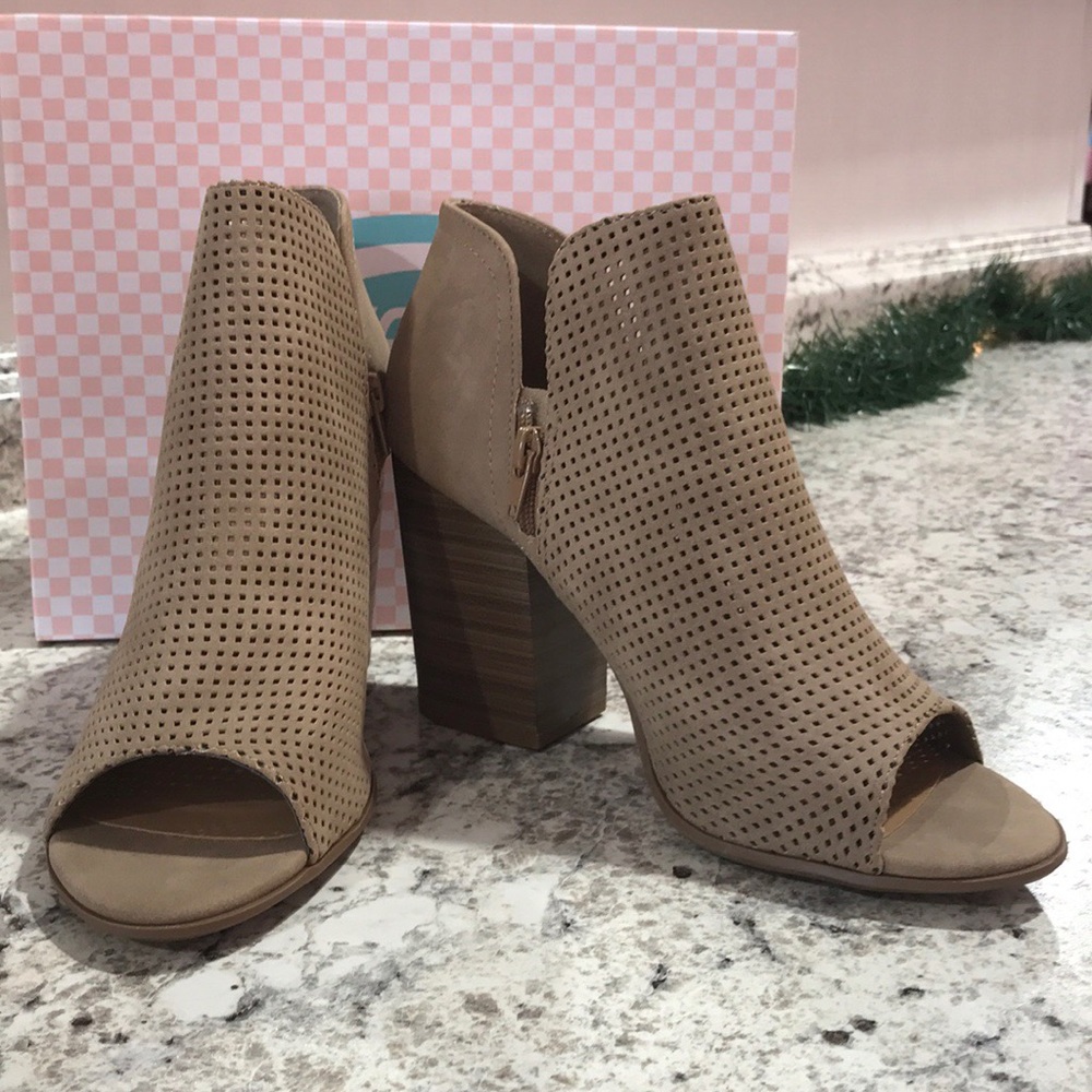 Open toe heel