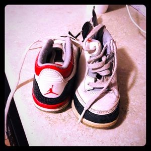 Boys sneakers Jordan’s size 8c