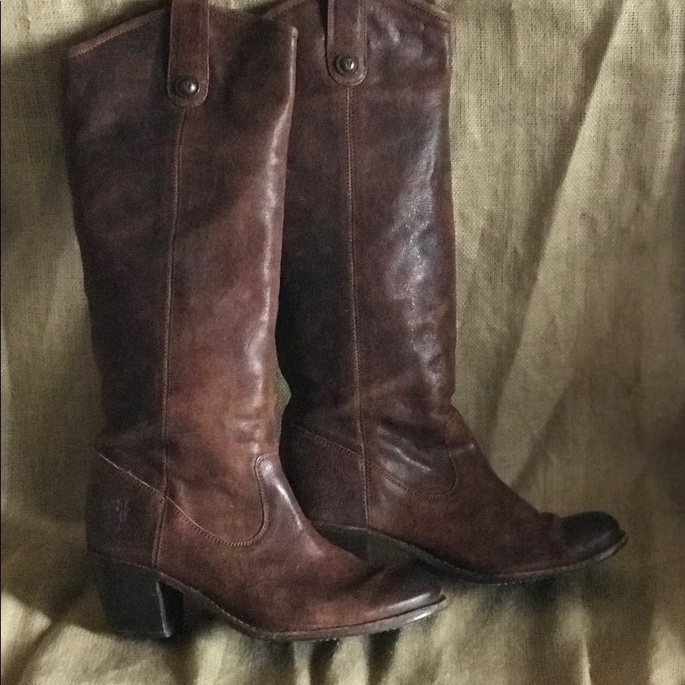 FRYE BOOTS! BROWN LEATHER BOOTS! SIZE 8 1/2M